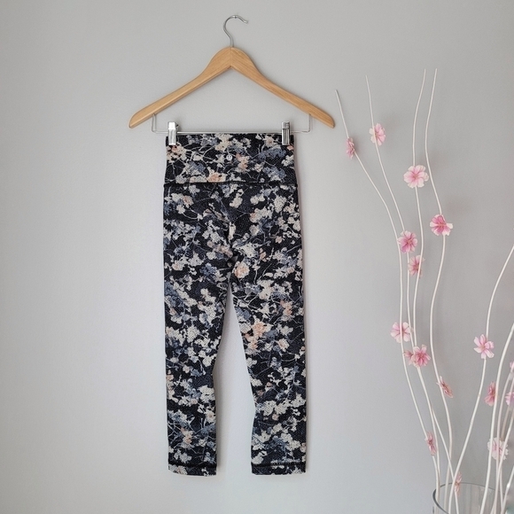 LULULEMON Wunder Under Crop (Hi-Rise) 21" - Picture 5 of 9